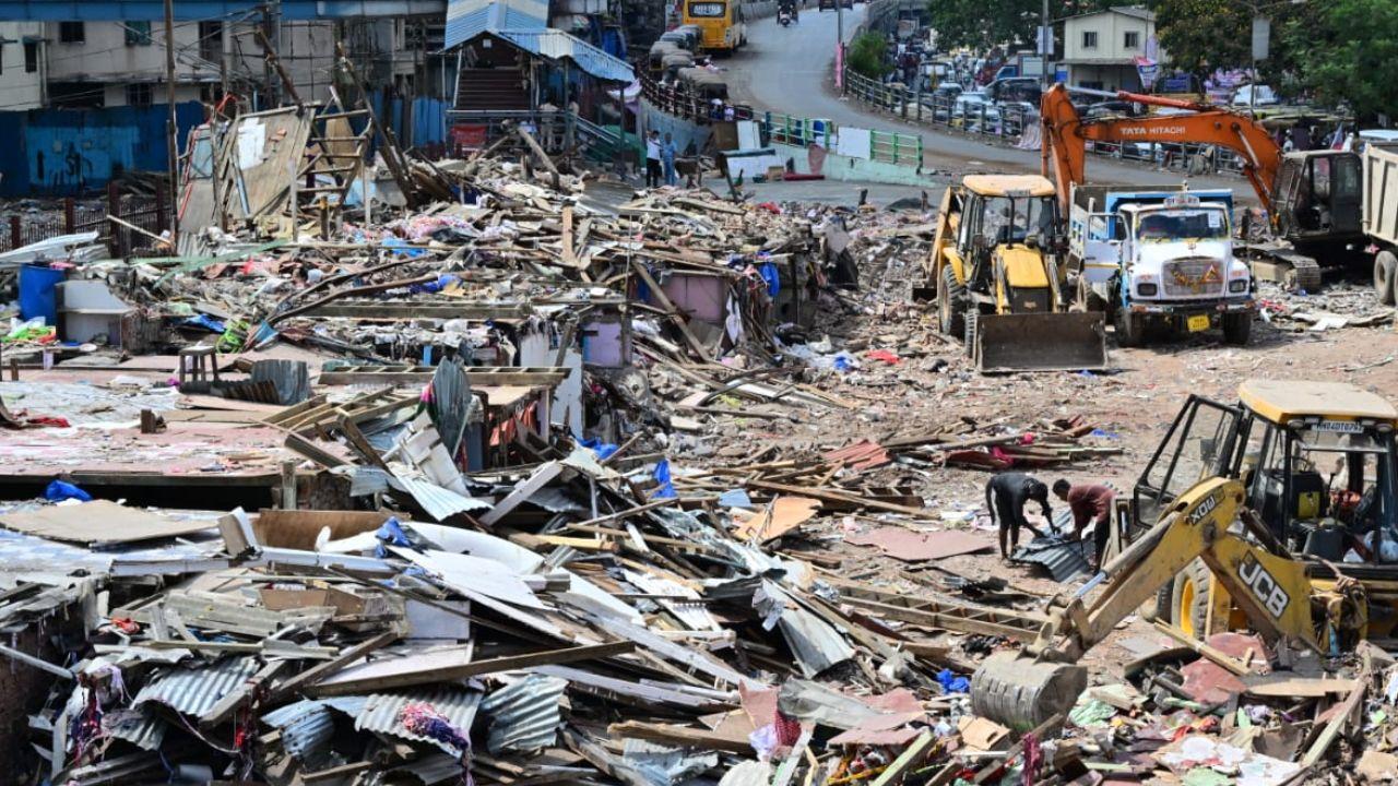 Heavy machinery resumes operations on Day 6 of the large-scale anti-encroachment drive at Garib Nagar in Bandra East Heavy machinery resumes operations on Day 6 of the large-scale anti-encroachment drive at Garib Nagar in Bandra East