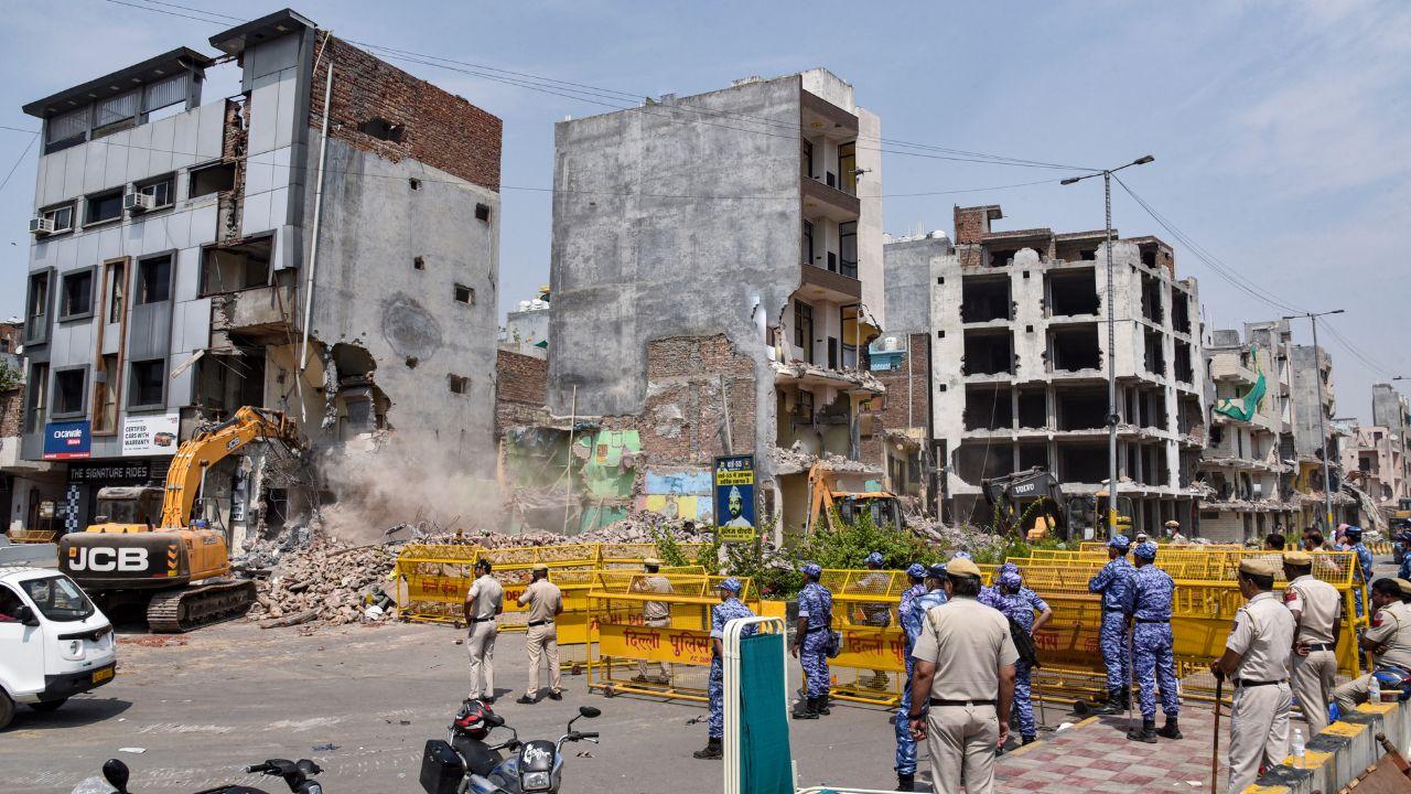 The DM added that the current width of the road has been severely affected due to encroachments, creating regular traffic jam situations and causing movement difficulties for ambulances, fire brigade vehicles, and other emergency services The DM added that the current width of the road has been severely affected due to encroachments, creating regular traffic jam situations and causing movement difficulties for ambulances, fire brigade vehicles, and other emergency services