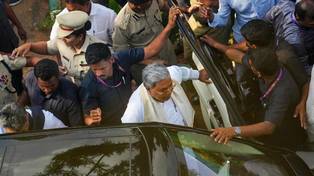 Siddaramaiah, 78, now joins an elite group of Karnataka politicians who have occupied the Chief Minister’s post more than once, including S. Nijalingappa, Veerendra Patil, D. Devaraj Urs, Ramakrishna Hegde, H.D. Kumaraswamy, and B.S. Yediyurappa Siddaramaiah, 78, now joins an elite group of Karnataka politicians who have occupied the Chief Minister’s post more than once, including S. Nijalingappa, Veerendra Patil, D. Devaraj Urs, Ramakrishna Hegde, H.D. Kumaraswamy, and B.S. Yediyurappa