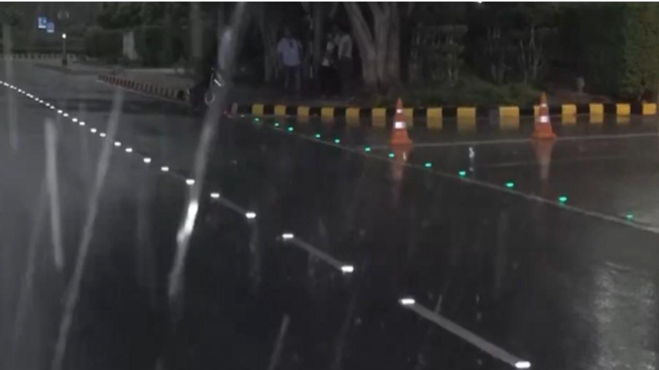 IMD said, "Intense thunderstorm activity over several parts of South Haryana, adjoining Delhi, and the entire NCR is likely to get affected due to strong winds reaching up to 80 kmph accompanied by hail and duststorm" IMD said, "Intense thunderstorm activity over several parts of South Haryana, adjoining Delhi, and the entire NCR is likely to get affected due to strong winds reaching up to 80 kmph accompanied by hail and duststorm"