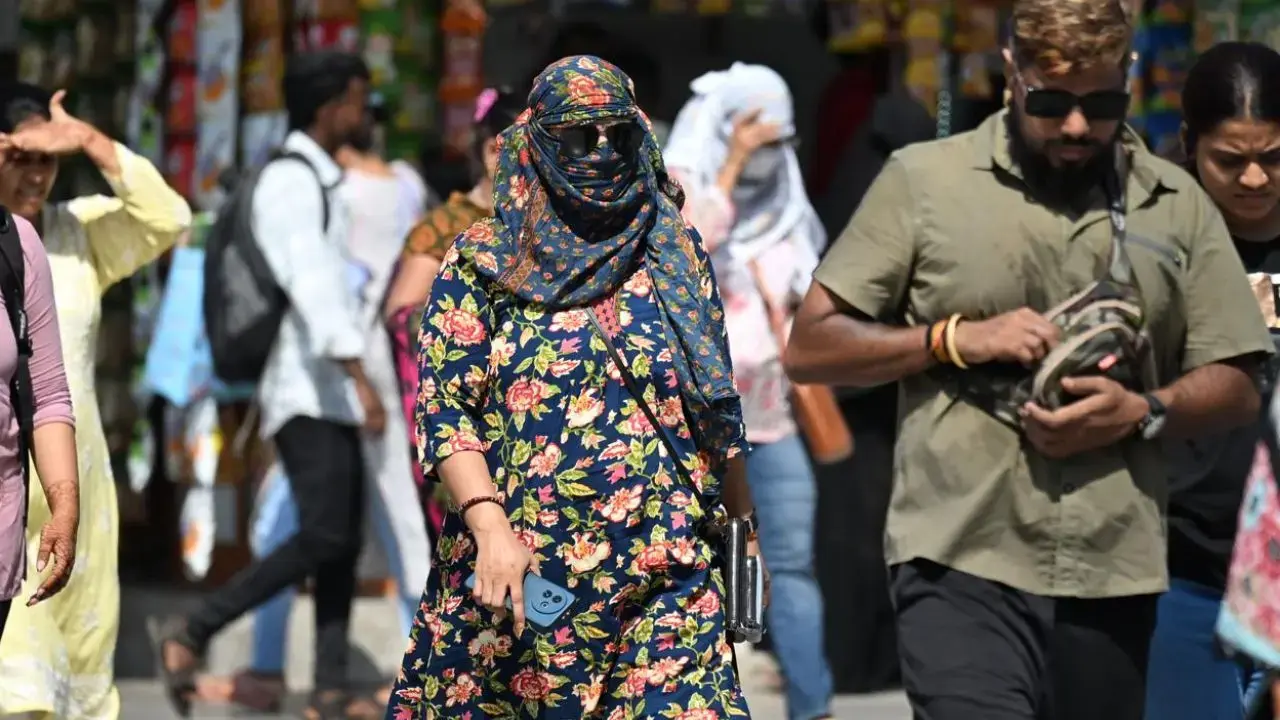 Mumbai is likely to continue experiencing high humidity levels along with warm daytime conditions. FILE PIC