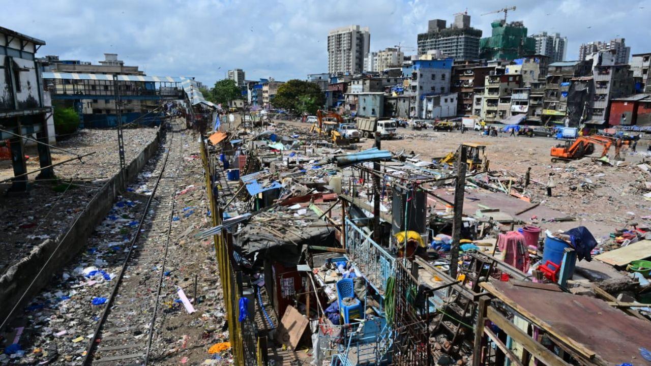 The anti-encroachment action gathers pace on Day 6 of the Western Railway land clearance at Garib Nagar The anti-encroachment action gathers pace on Day 6 of the Western Railway land clearance at Garib Nagar