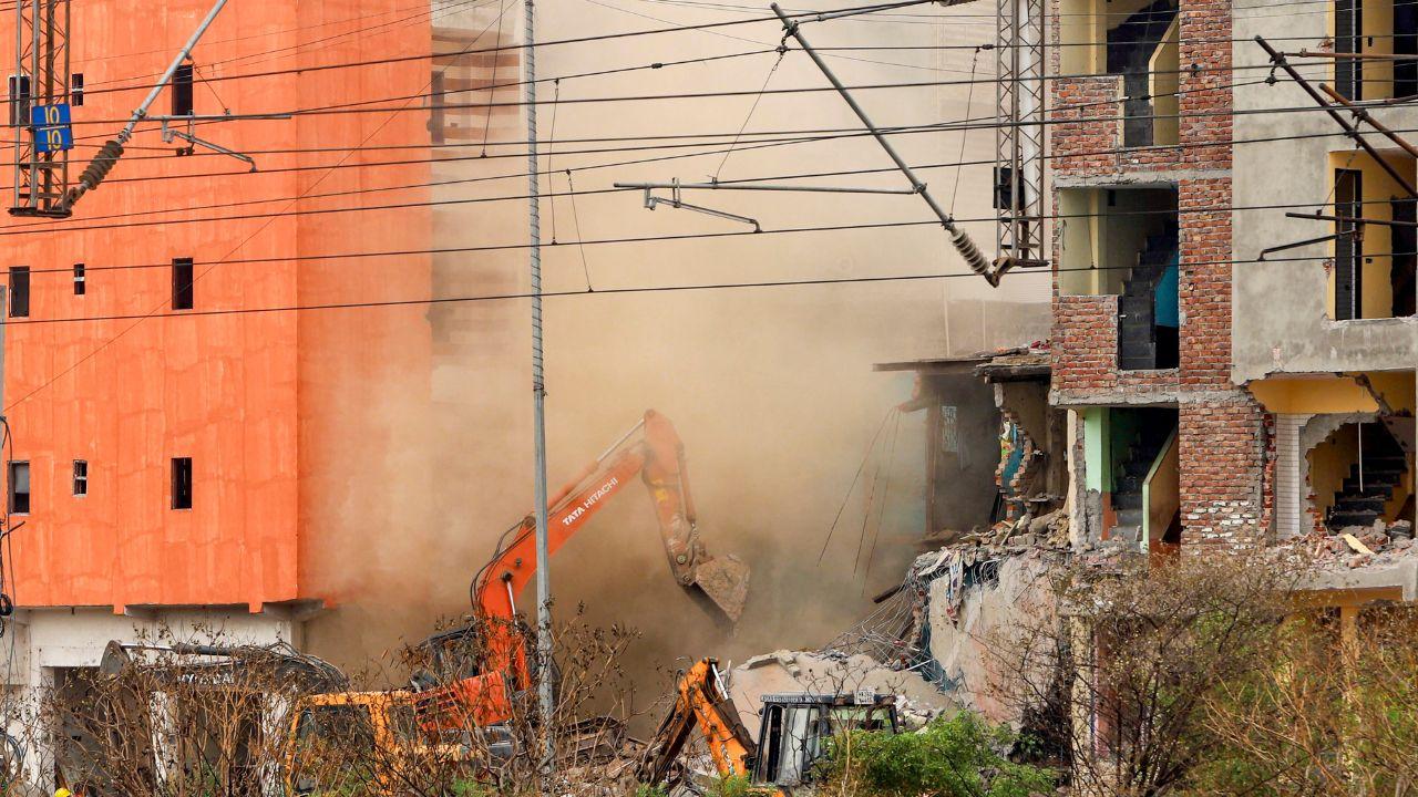 The authorities on Sunday began the demolition drive in the Haiderpur village area of Shalimar Bagh to implement a Supreme Court decision against unauthorised constructions on public Right of Way The authorities on Sunday began the demolition drive in the Haiderpur village area of Shalimar Bagh to implement a Supreme Court decision against unauthorised constructions on public Right of Way