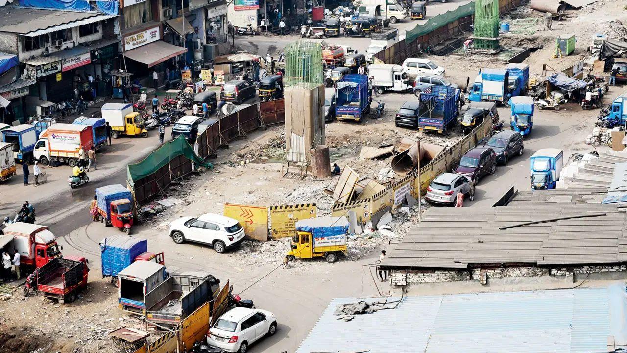 A 1.3 km flyover on the Eastern Express Highway, part of the GMLR project, has seen its cost nearly double to around Rs 2400 crore.
