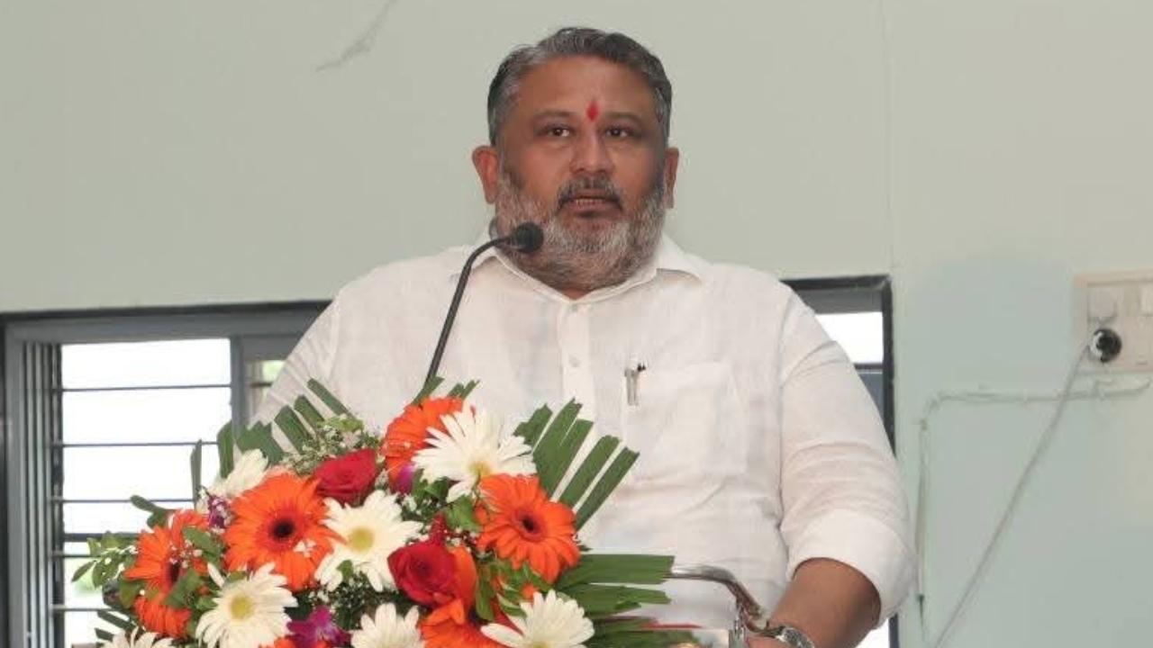 Maharashtra focuses on 'golden hour' response for industrial injuries The proposal will initially be implemented as a pilot project in industrial establishments in Pune, Akash Fundkar said. File Pic/X