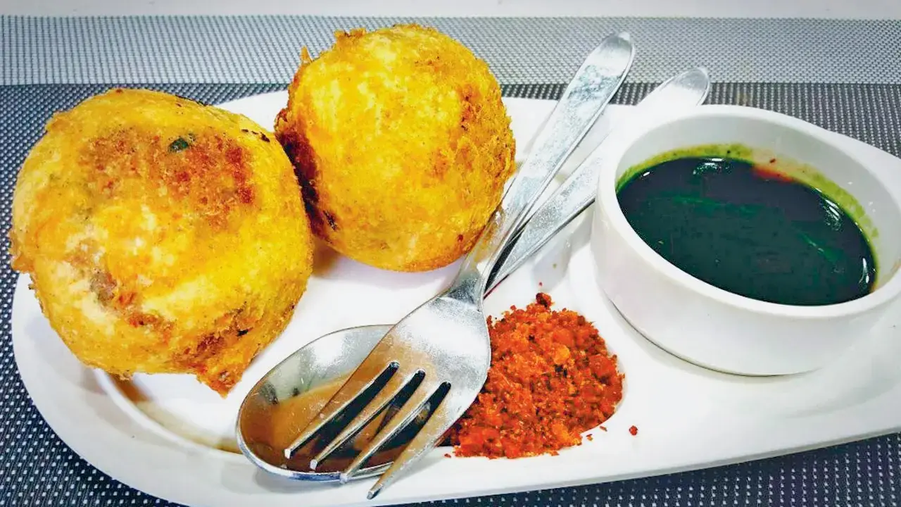 Girgaon Katta (in picture)At Sai Leela Building, Swami Vivekanand Road, opposite Moksh Plaza, Borivli West. Call 8652889911Cost Rs 40
Banana LeafAt Lido cinema, SNDT College, Juhu Tara Road, Juhu. (Also at Airoli, Chembur, Borivli, Matunga, Mulund, Malad, Lower Parel, Andheri, Ghatkopar, Seawoods Navi Mumbai, Kandivli, Mira Road) Call 8828848884 Cost Rs 150 Girgaon Katta (in picture)At Sai Leela Building, Swami Vivekanand Road, opposite Moksh Plaza, Borivli West. Call 8652889911Cost Rs 40
Banana LeafAt Lido cinema, SNDT College, Juhu Tara Road, Juhu. (Also at Airoli, Chembur, Borivli, Matunga, Mulund, Malad, Lower Parel, Andheri, Ghatkopar, Seawoods Navi Mumbai, Kandivli, Mira Road) Call 8828848884 Cost Rs 150