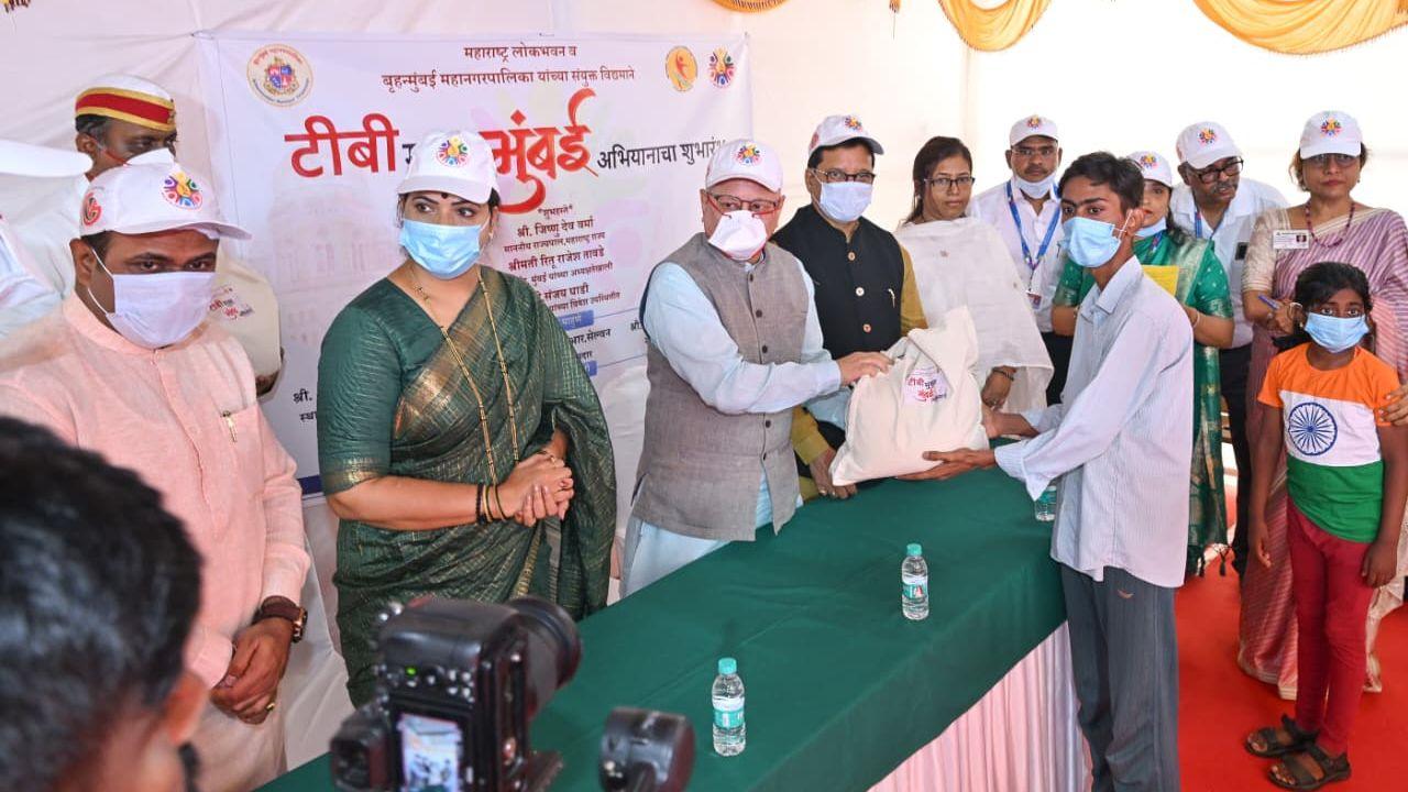 Earlier in the day, nutritional kits were distributed to tuberculosis patients at Loknete Eknathrao Gaikwad Urban Health Centre in Dharavi by the Governor, mayor, deputy mayor, and other dignitaries Earlier in the day, nutritional kits were distributed to tuberculosis patients at Loknete Eknathrao Gaikwad Urban Health Centre in Dharavi by the Governor, mayor, deputy mayor, and other dignitaries