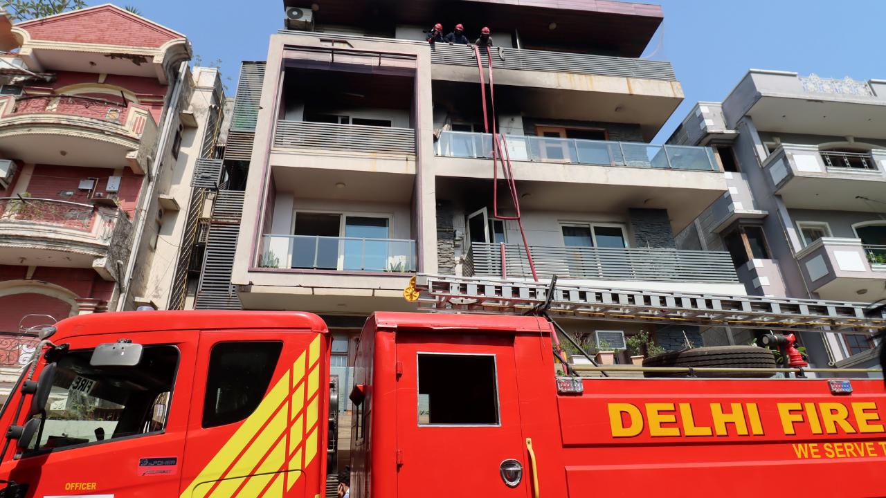 On the first floor a woman identified as Shikha Jain (45) was found dead while her husband Naveen Jain (48) sustained injuries On the first floor a woman identified as Shikha Jain (45) was found dead while her husband Naveen Jain (48) sustained injuries