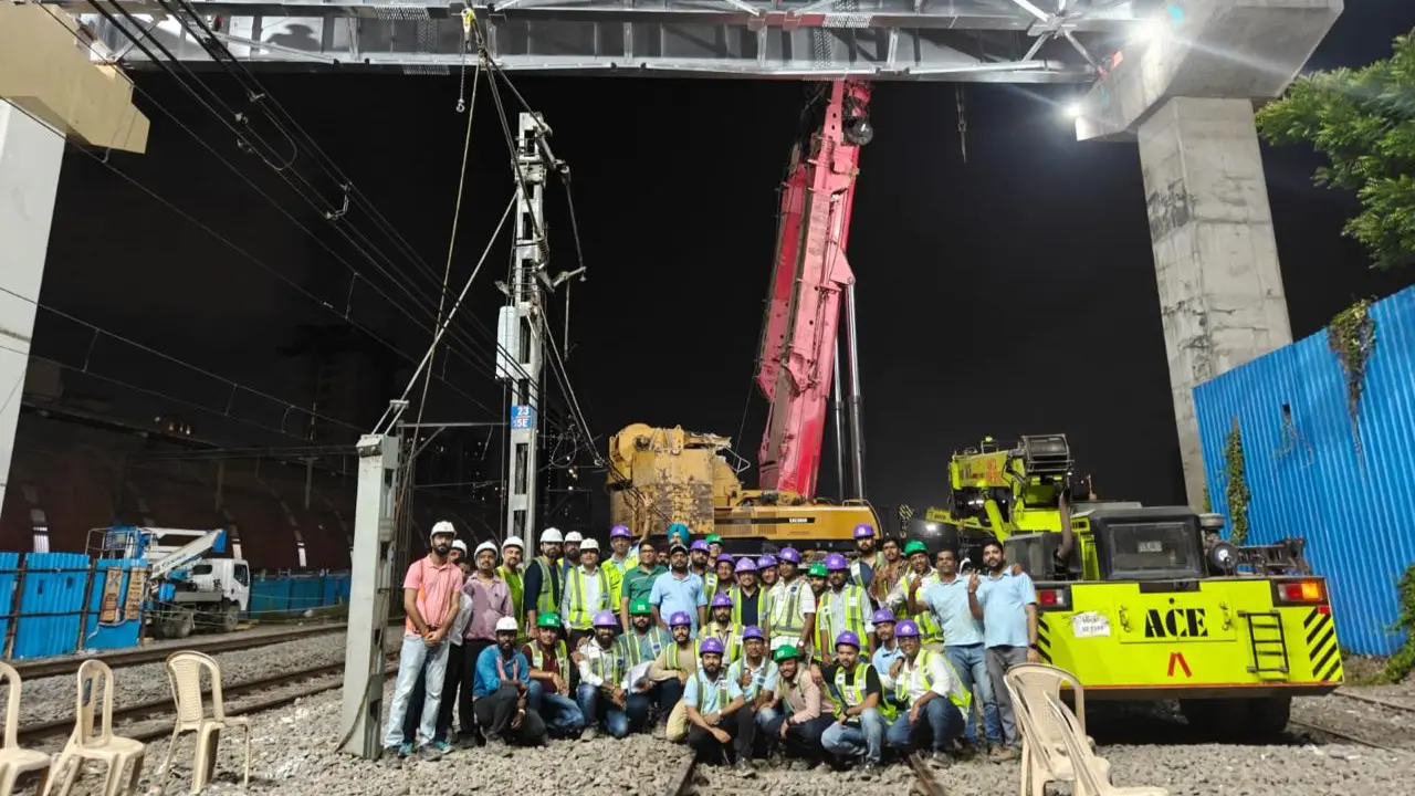 A total of 110 personnel were engaged for the operation, including 40 railway staff and 70 contractor staff. PIC/BY SPECIAL ARRANGEMENT