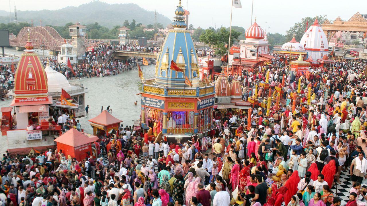 Pilgrims from across the country flock to Har Ki Pauri during Ganga Dusherra to participate in prayers, rituals and holy bathing ceremonies Pilgrims from across the country flock to Har Ki Pauri during Ganga Dusherra to participate in prayers, rituals and holy bathing ceremonies