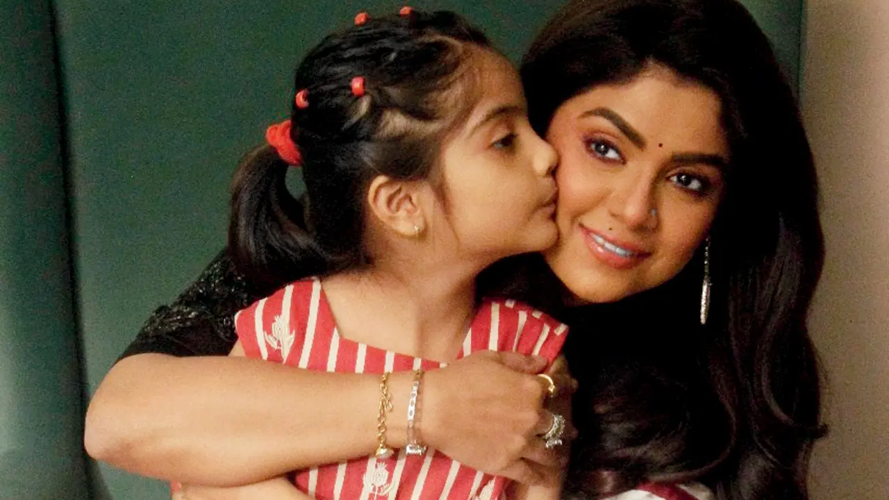 (L-R) Pari Bhanushali and Sayantani Ghosh