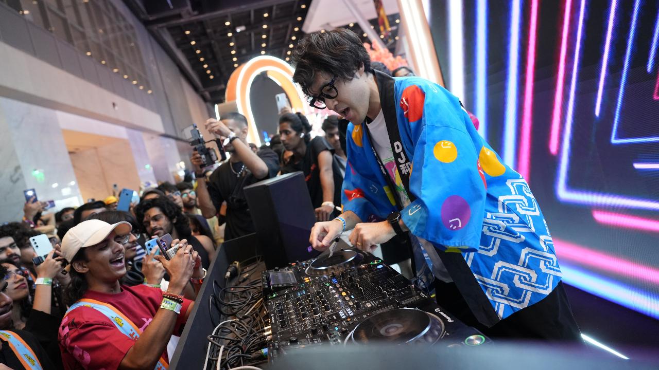 Among other celebrated comic book artists, fans also got to witness Harry Hambley creator of Ketnipz during his session Creators across the World at Mumbai Comic Con