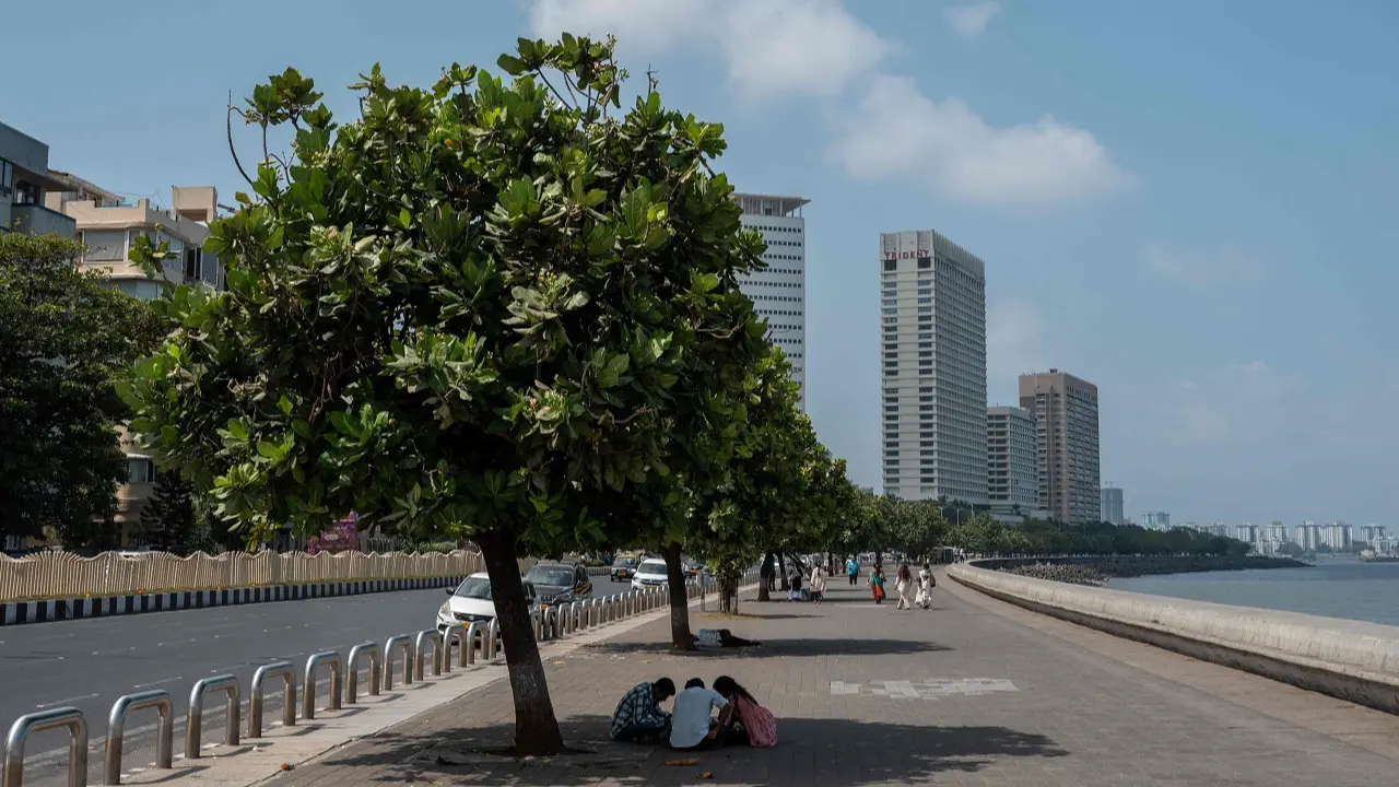 Mumbai weather update: Partly cloudy skies, soaring temperatures expected today File Photo