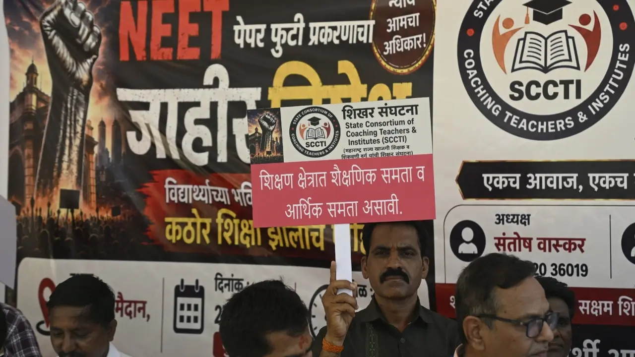 The protest saw participation from coaching institute representatives, teachers and education activists who demanded a fair and transparent investigation into the matter. Pics/Ashish Raje The protest saw participation from coaching institute representatives, teachers and education activists who demanded a fair and transparent investigation into the matter. Pics/Ashish Raje