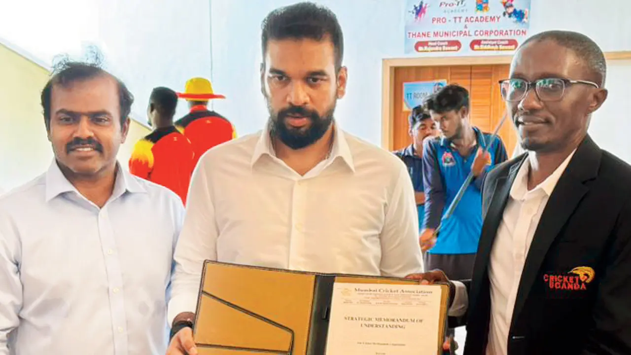 MCA secretary Dr Unmesh Khanvilkar (left), president Ajinkya Naik and Cricket Uganda chief Jackson Kavuma (right) in Thane on Tuesday