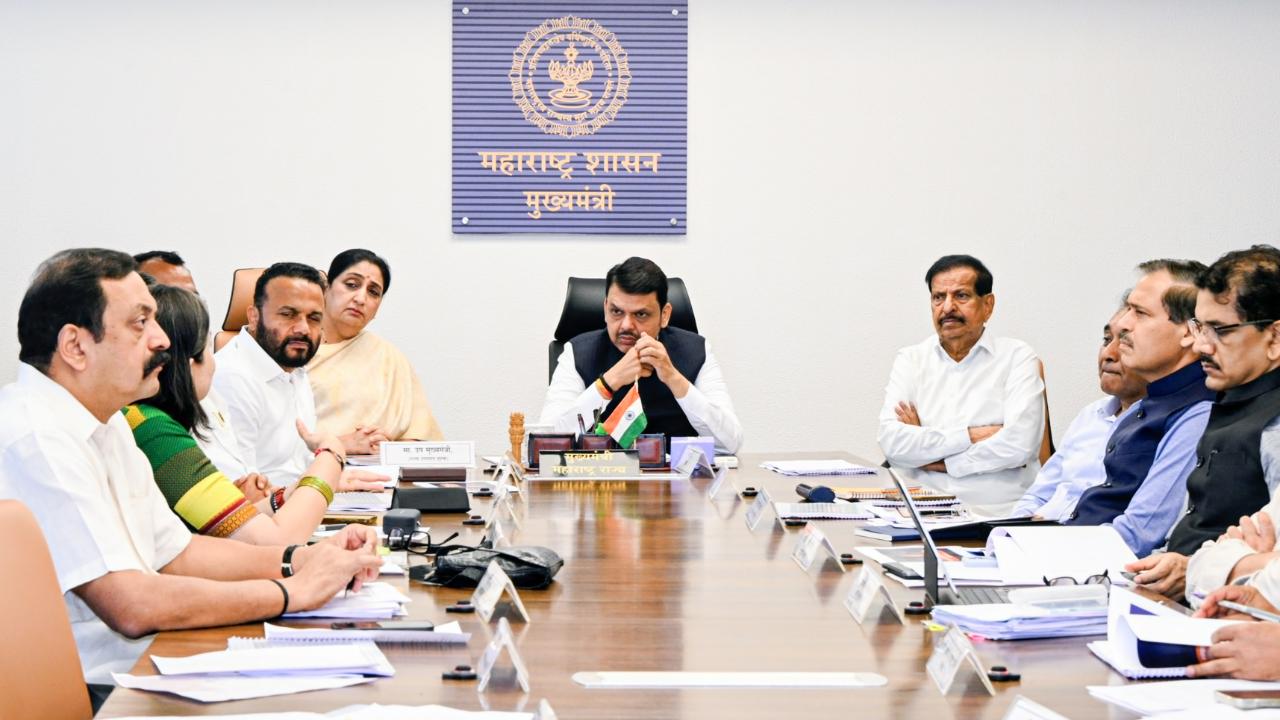 Maharashtra CM clears Rs 4,628 crore Pune region budget, sets six-month deadline for structural plan