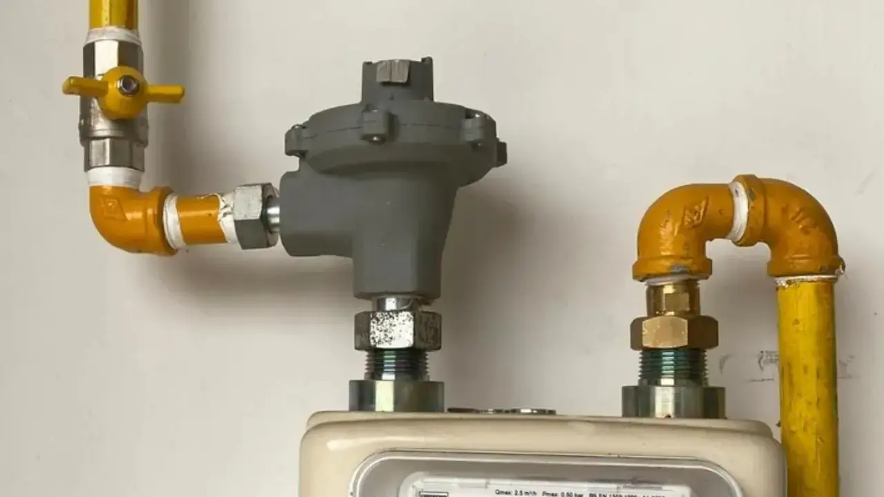 West Asia tensions hit Mumbai's commercial PNG users as MGL withdraws subsidies The company expressed regret for the inconvenience caused while reaffirming its commitment to safe and reliable PNG and CNG supply. Representational pic