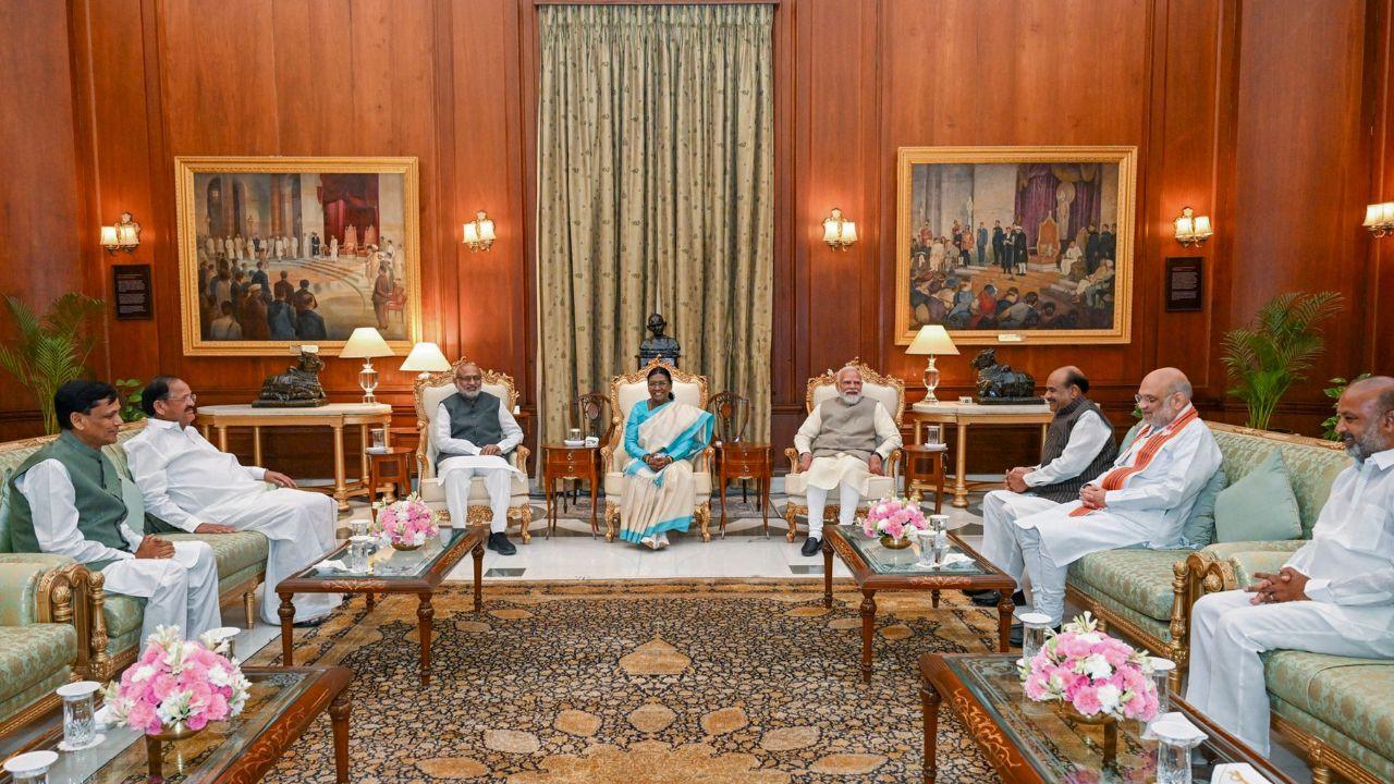 President Murmu, Vice President Radhakrishnan and Prime Minister Modi attend the Civil Investiture Ceremony-I for Padma Awards 2026 at Rashtrapati Bhavan, New Delhi. (Pics/ PTI) President Murmu, Vice President Radhakrishnan and Prime Minister Modi attend the Civil Investiture Ceremony-I for Padma Awards 2026 at Rashtrapati Bhavan, New Delhi. (Pics/ PTI)