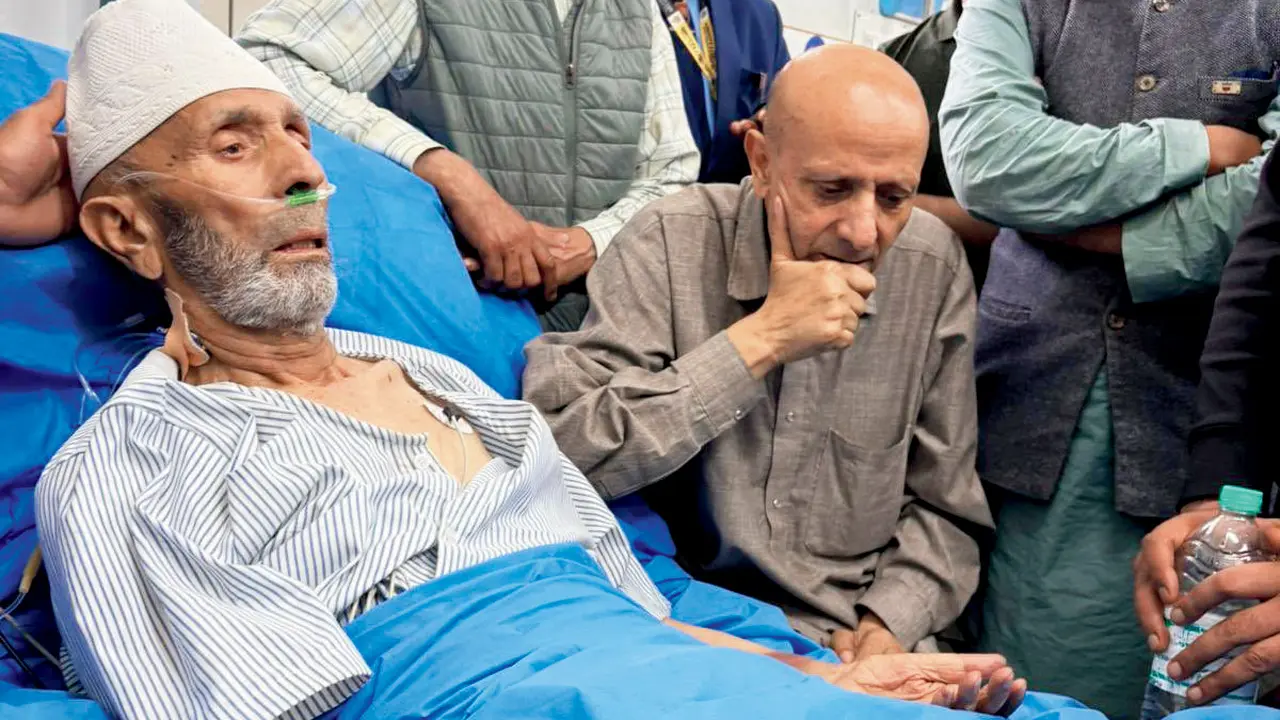 Delhi HC allows MP Rashid temporary bail in terror-funding case MP Sheikh Abdul Rashid with his father. PIC/X/@Irfan4India
