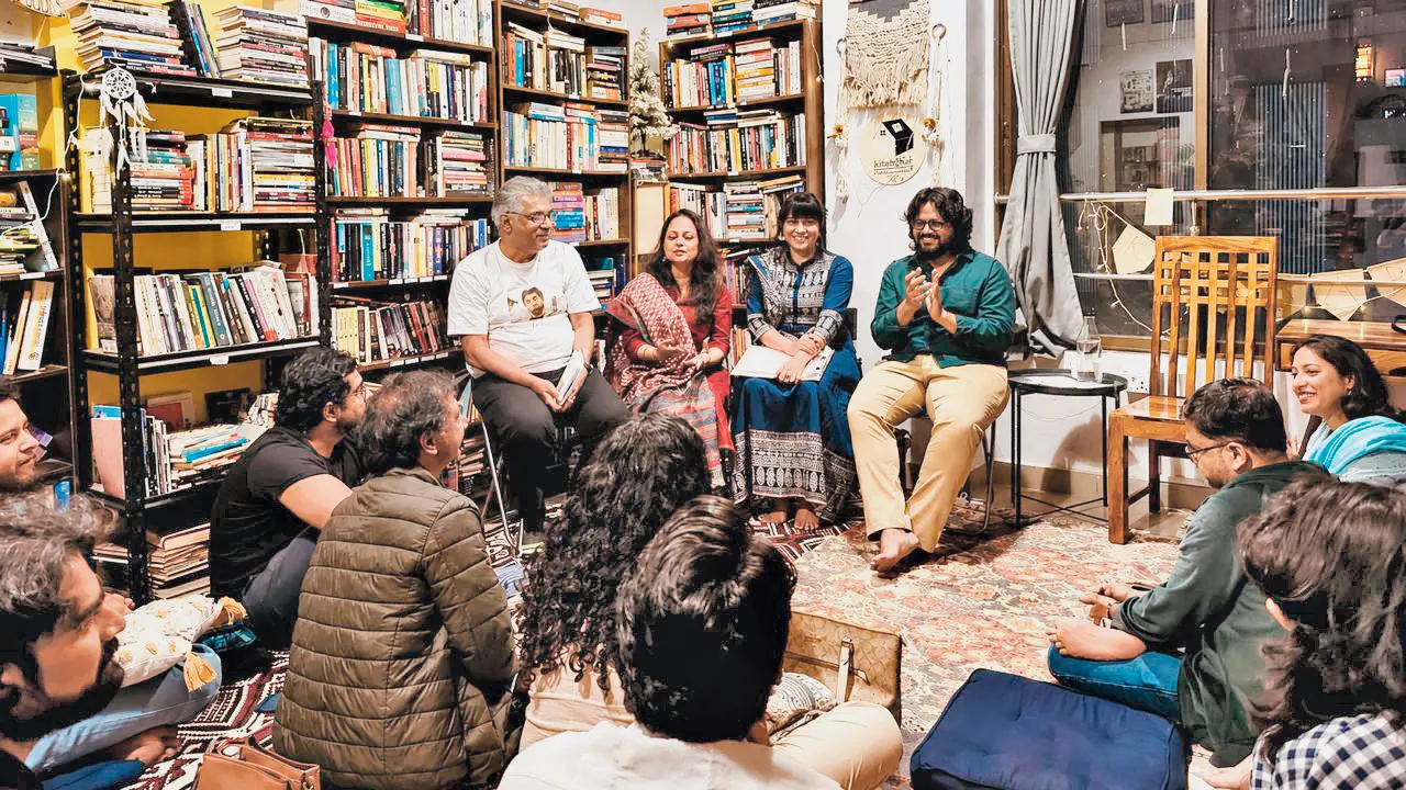 (From left) Mohammed Aslam Parvez, Sadiya Siddiqui, Neha Bahuguna and Udit Parashar at a reading at Kitaabghar Reading Room in Andheri. Pics courtesy/Urdu evenings