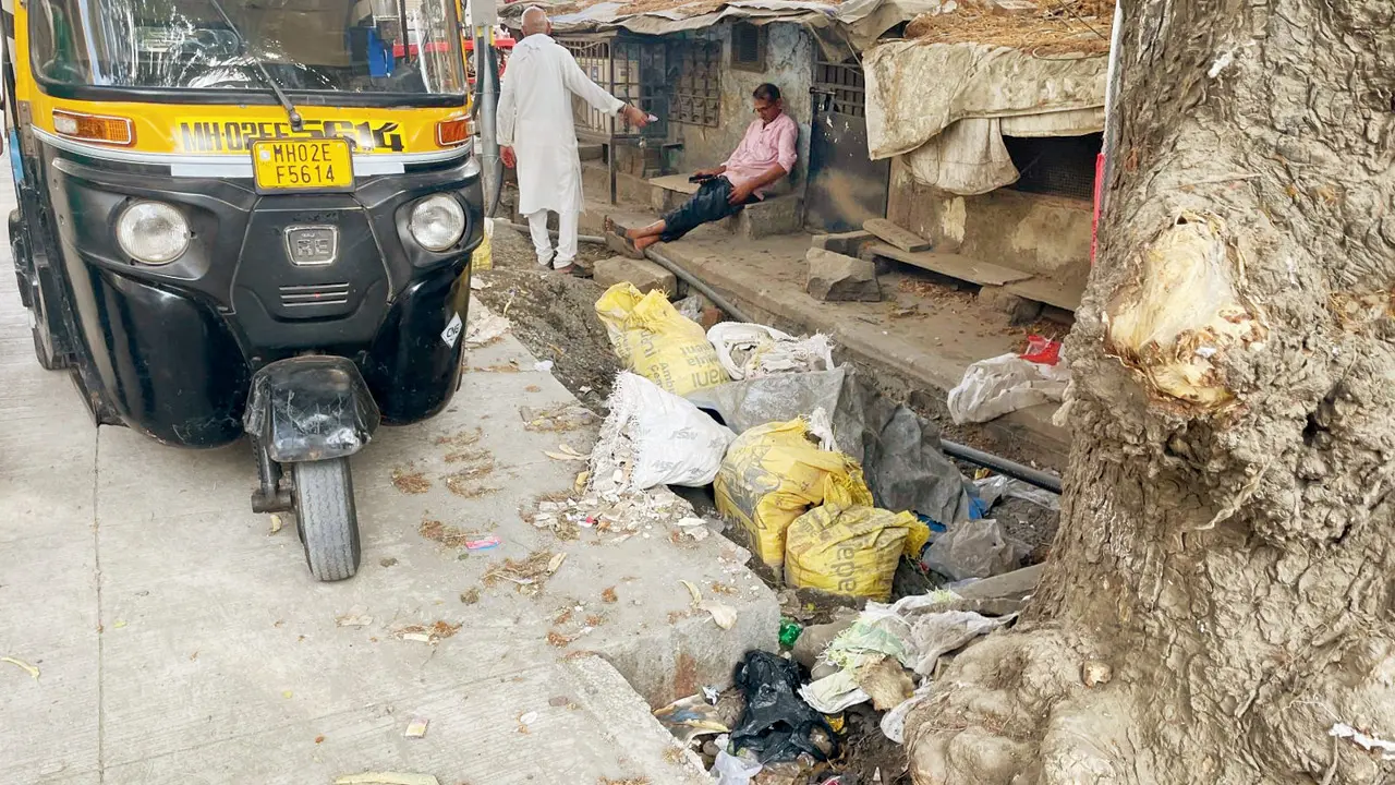 Portion of the newly-concreted road that has been left incomplete. PICS/MADHULIKA RAM KAVATTUR