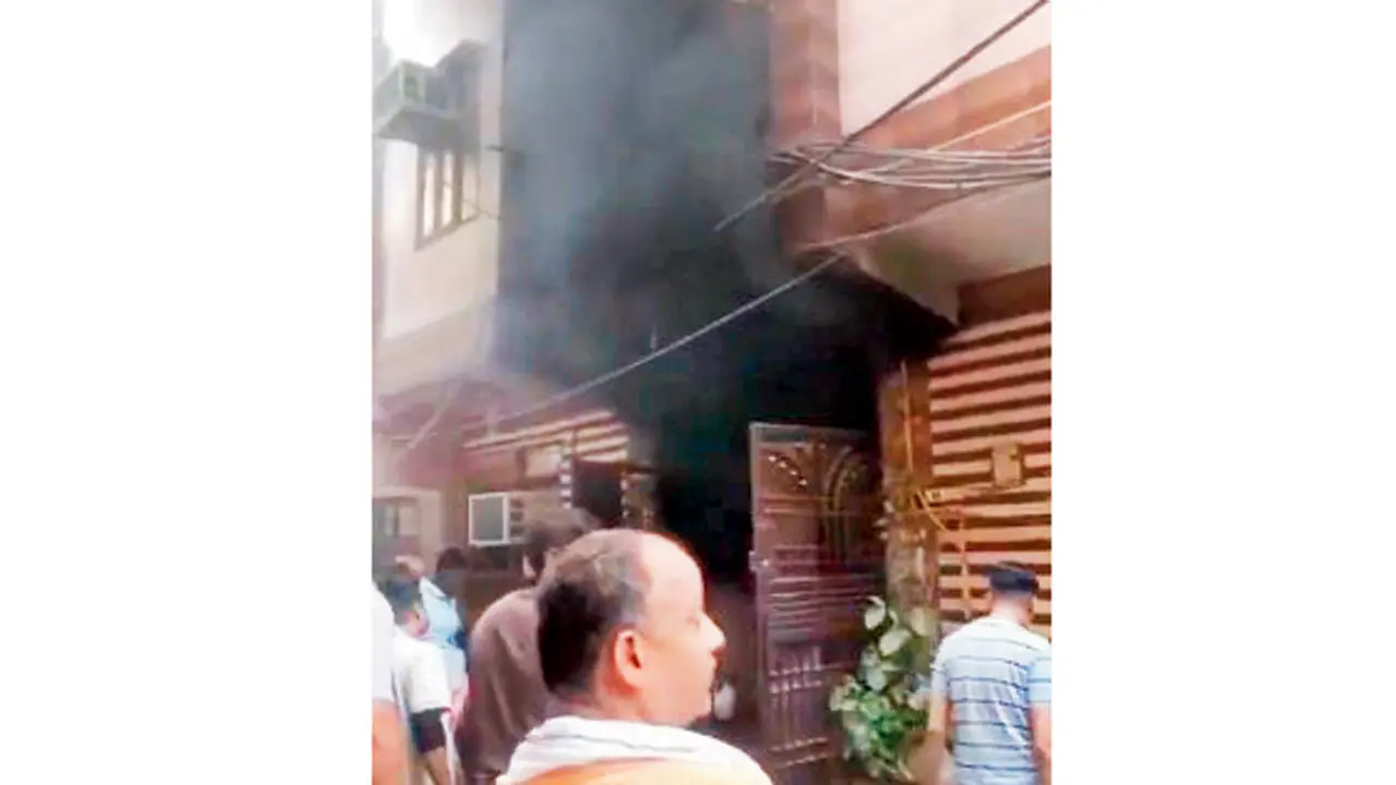Massive fire breaks out in Rohini building, 23 people rescued A four-storey residential building caught fire in Delhi’s Rohini. PIC/X/@Chhotukingoffi1