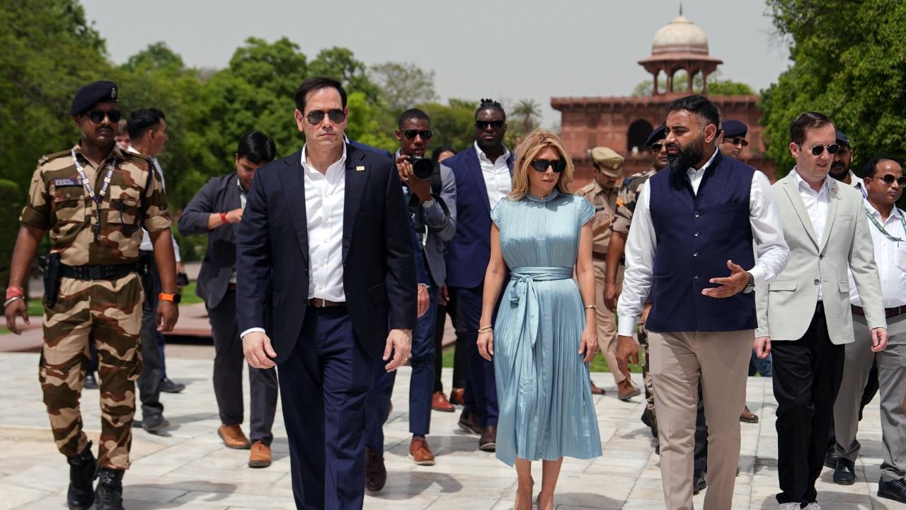 "Thank You For Allowing Us To Visit One Of The Love Treasures Of The World," Rubio wrote in the visitors' book. "Thank You For Allowing Us To Visit One Of The Love Treasures Of The World," Rubio wrote in the visitors' book.