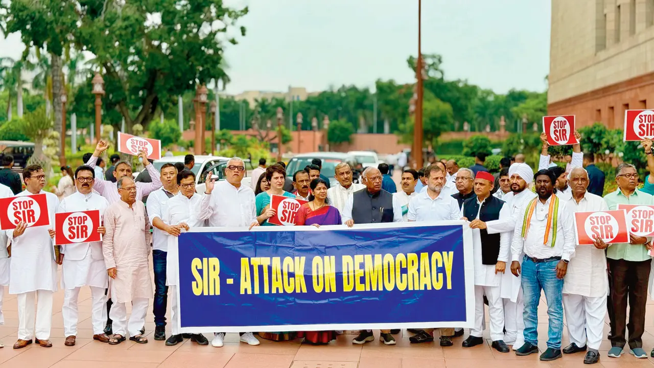 SC backs Election Commission’s Special Intensive Revision of electoral rolls Opposition leaders protest outside the Parliament against the SIR exercise, in 2025. PIC/X/@NewsNowJK