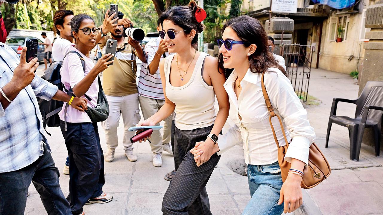 Sonali's Society: From Bandra chic to gala glam and dandiya detours Pic/Shadab Khan