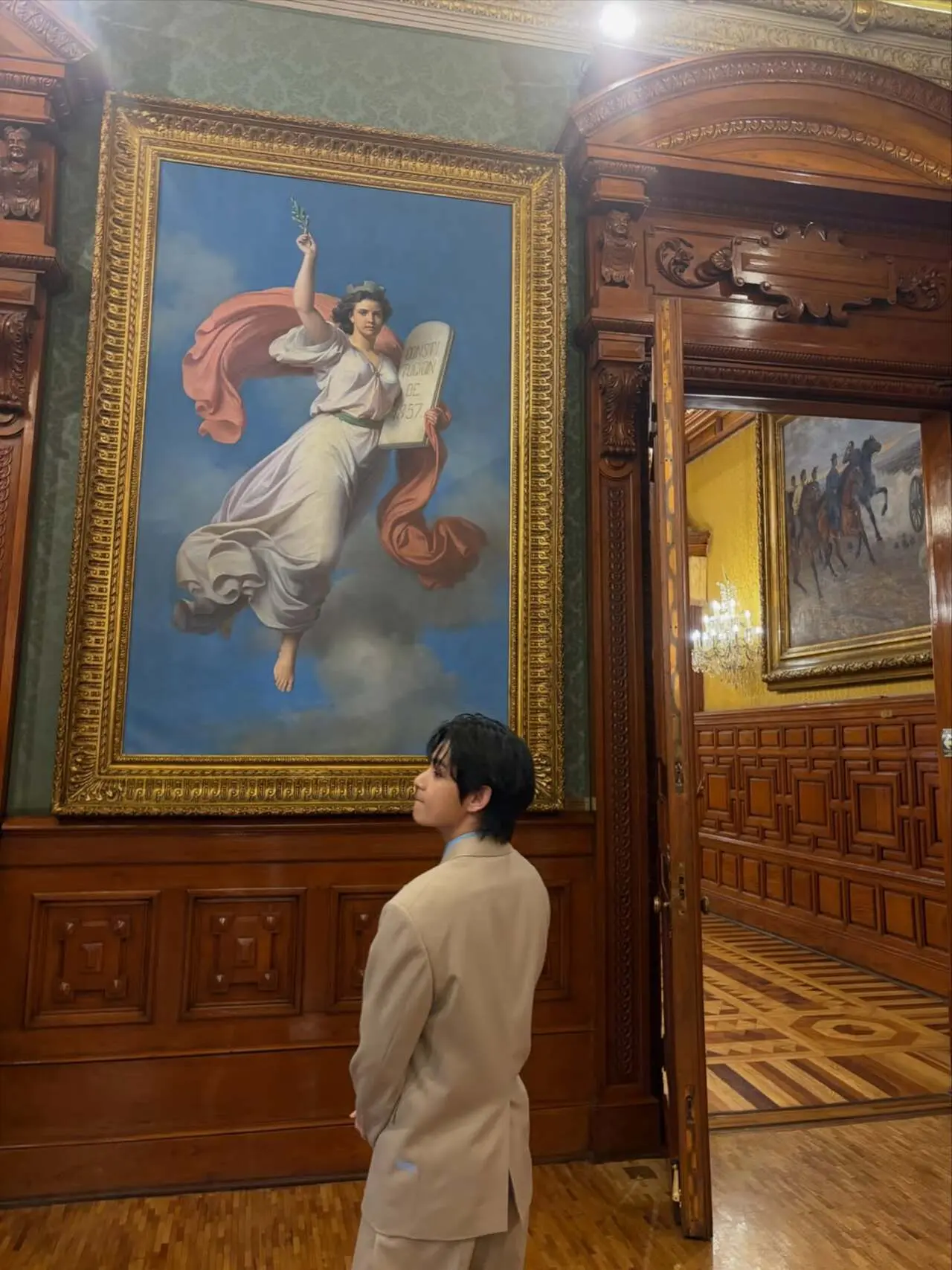 On May 9 ahead of their concert, BTS member V took to his Instagram handle to share pictures from their visit to the palace