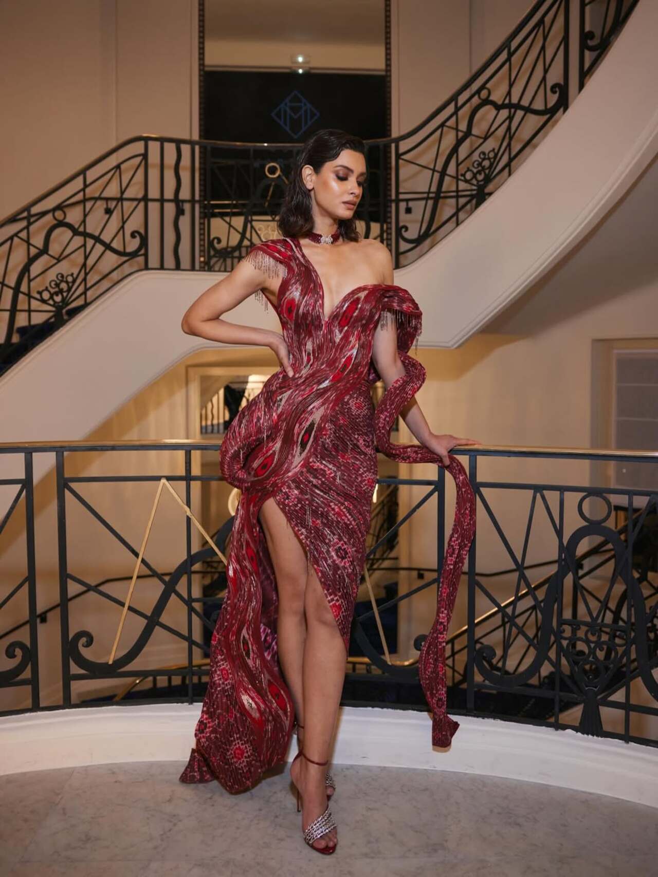 The bodice featured Amit Aggarwal&rsquo;s signature 3D sculptural construction with an armour-like fluidity