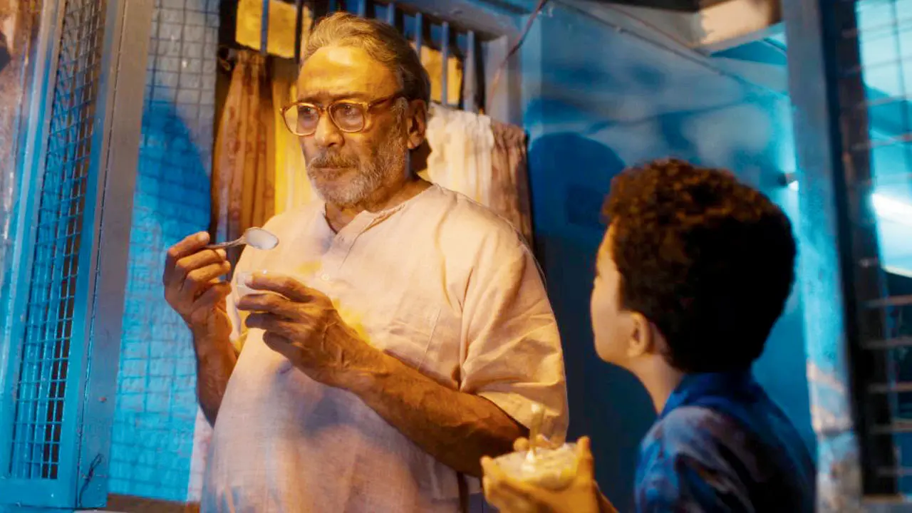 The Great Grand Superhero movie review: Jackie, the absolute cutie! Jackie Shroff and Mihir Harshad Godbole in ‘The Great Grand Superhero’. Pic/Youtube