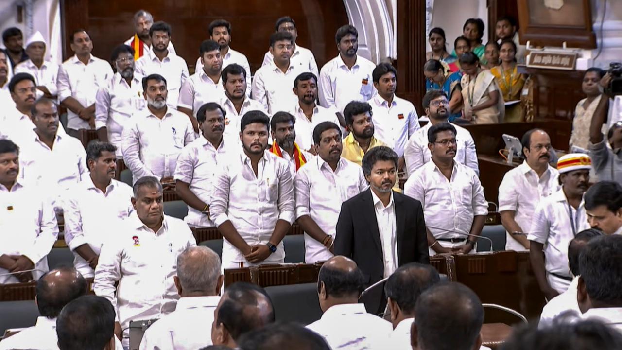 Panrutti AIADMK MLA K Mohan while taking oath suddenly broke down and hailed late chief minister J Jayalalithaa and with folded hands paid tributes to the portrait of the late AIADMK matriarch in the Assembly hall. Panrutti AIADMK MLA K Mohan while taking oath suddenly broke down and hailed late chief minister J Jayalalithaa and with folded hands paid tributes to the portrait of the late AIADMK matriarch in the Assembly hall.