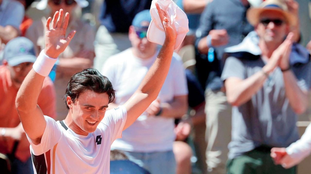 French Open 2026: First is worst for Daniil Medvedev! Adam Walton celebrates his victory over Daniil Medvedev in Paris on Tuesday