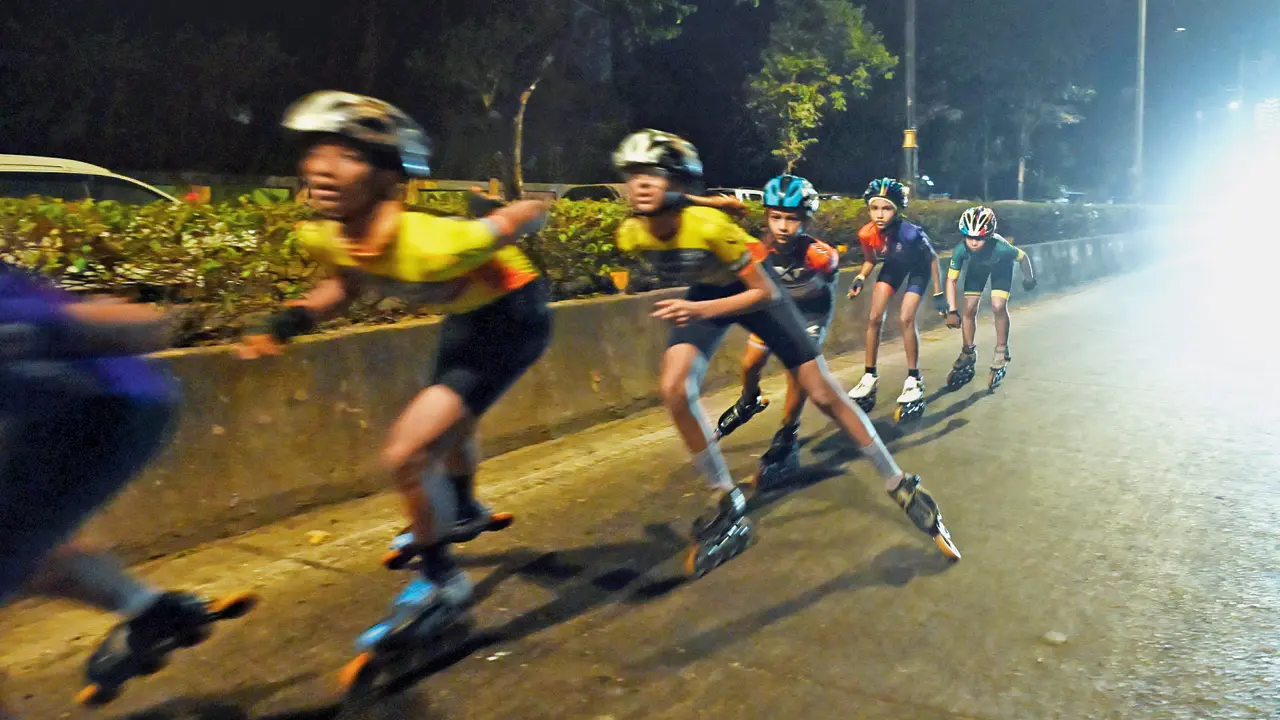 Young skaters practise on public roads in Gorai after coaching activities at the Pavan Dham skating facility in Borivli West were allegedly shut down. Pics/Satej Shinde