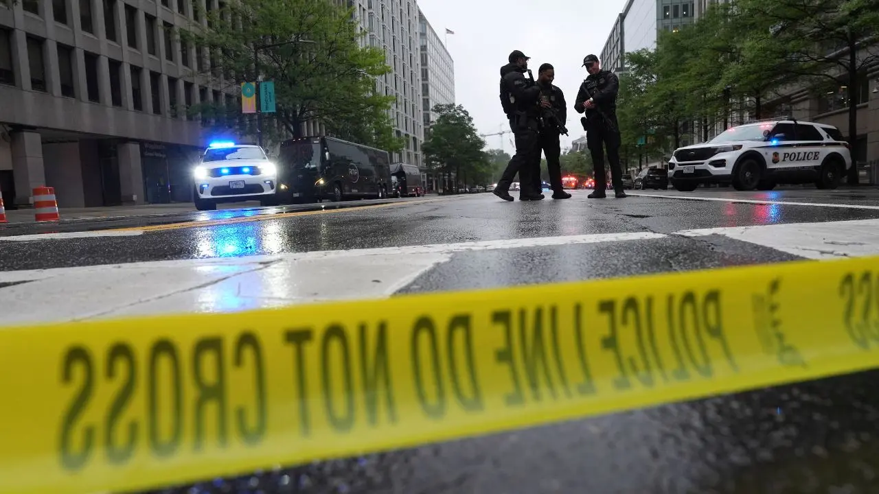 White House shooting: Gunman killed, bystander critically injured in exchange of fire Police tape is seen as Secret Service and police block streets around the White House (Pic/AP)