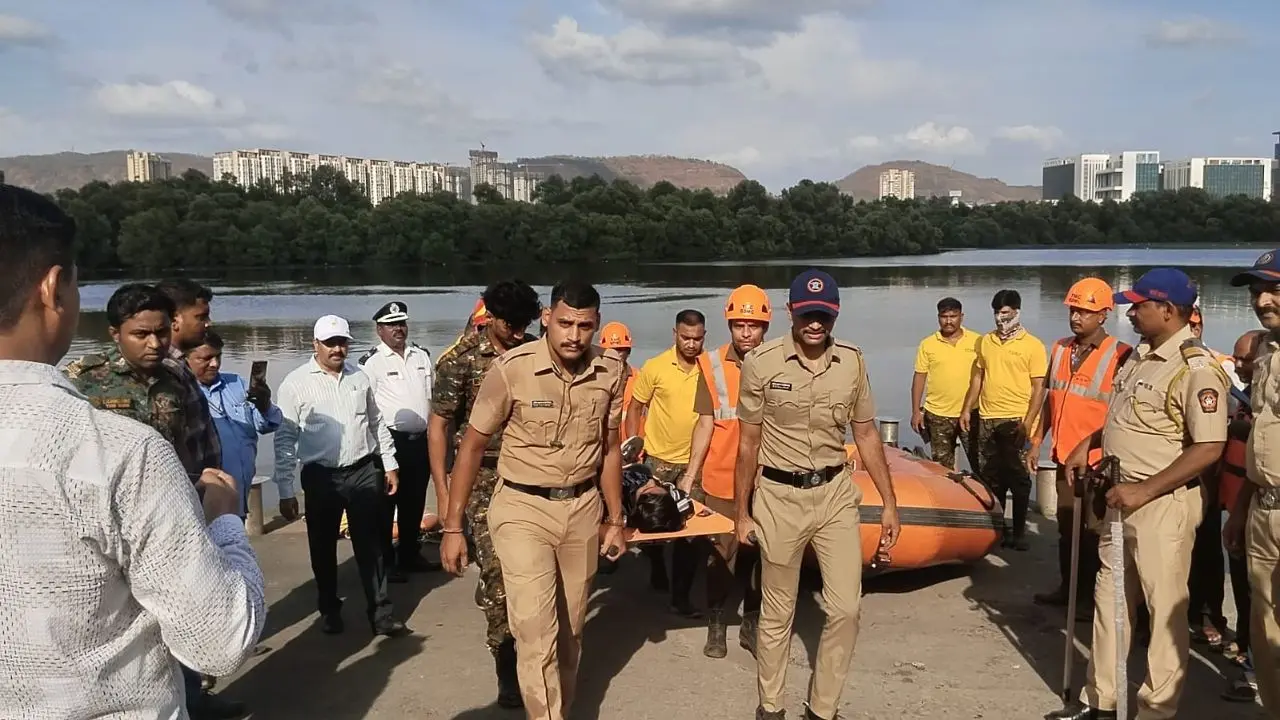 Thane Municipal Corporation conducts security drill at Kopri Ghat TMC conducts drowning rescue drill at Kopri Visarjan Ghat (Pic/Special arrangement)