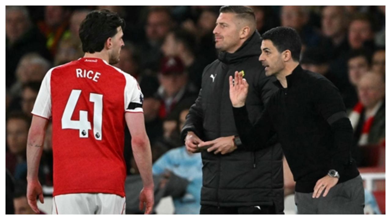 In the second half, Arsenal continued to push forward, with Eberechi Eze coming close as his volley crashed off the crossbar In the second half, Arsenal continued to push forward, with Eberechi Eze coming close as his volley crashed off the crossbar