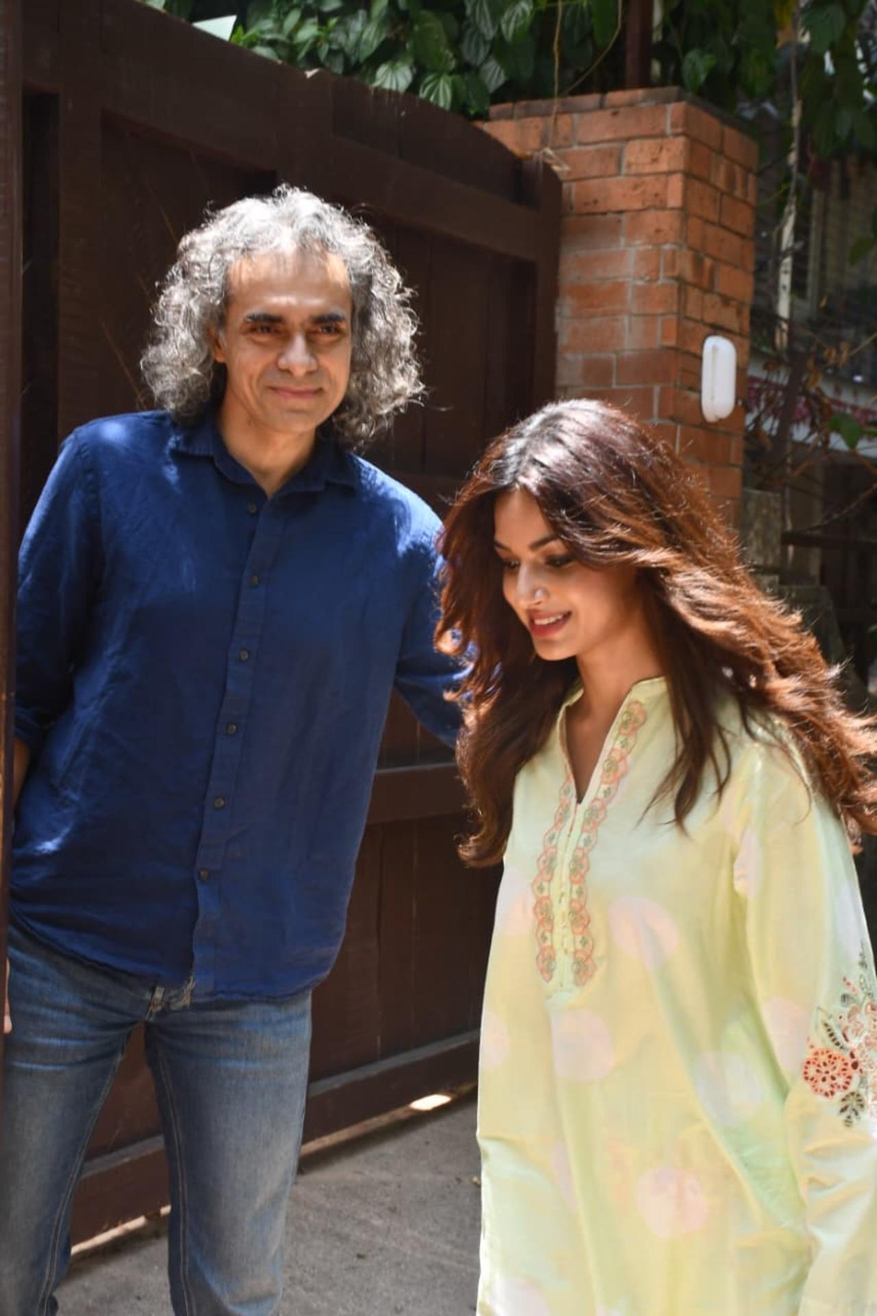 What is brewing? Are we seeing a new collab between Imtiaz Ali and Harnaz Sandhu?