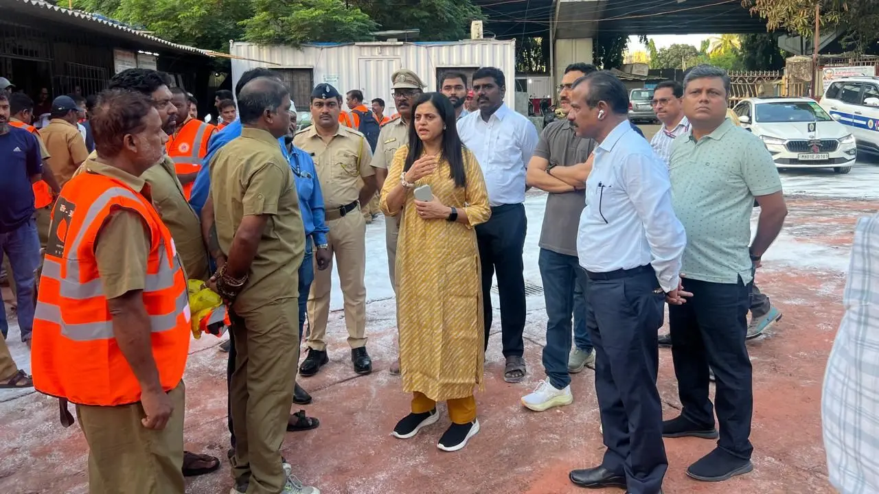The BMC chief asked  Assistant Commissioners to conduct field visits within their jurisdictions and prepare detailed area-wise planning. Pic via BMC