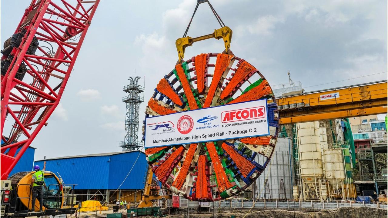 The operation marks the final stage of the primary assembly process before the machine becomes fully operational