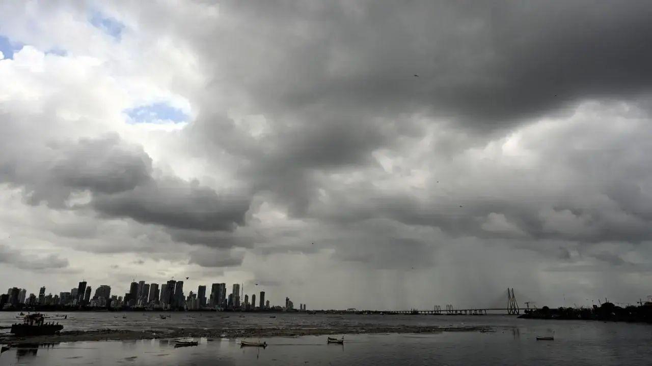 Mumbai LIVE: Mumbai to see partly cloudy skies; IMD issues yellow alert Representational Pic/file