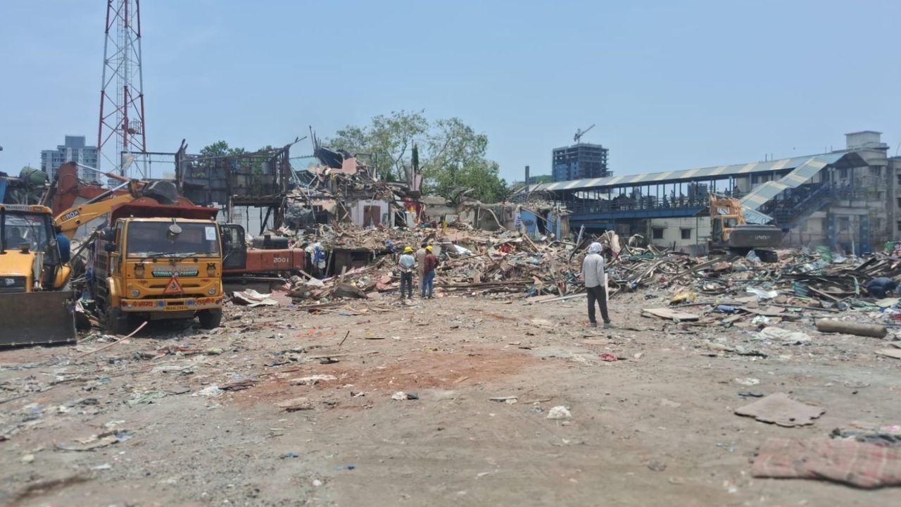 Speaking on the operation, Western Railway Chief Public Relations Officer (CPRO) Vineet Abhishek said the authorities had completed the removal of all encroachments marked for demolition Speaking on the operation, Western Railway Chief Public Relations Officer (CPRO) Vineet Abhishek said the authorities had completed the removal of all encroachments marked for demolition