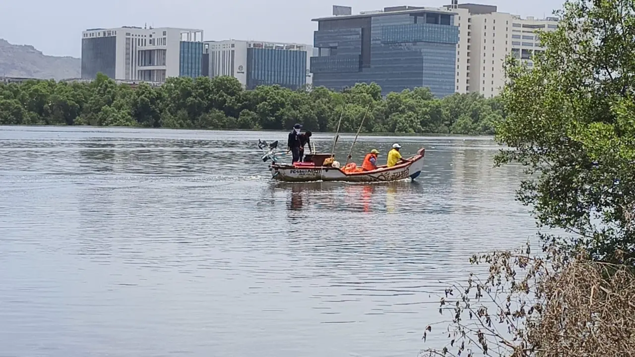 Rescue teams has continued the search efforts for two consecutive days. Pic/RDMC
