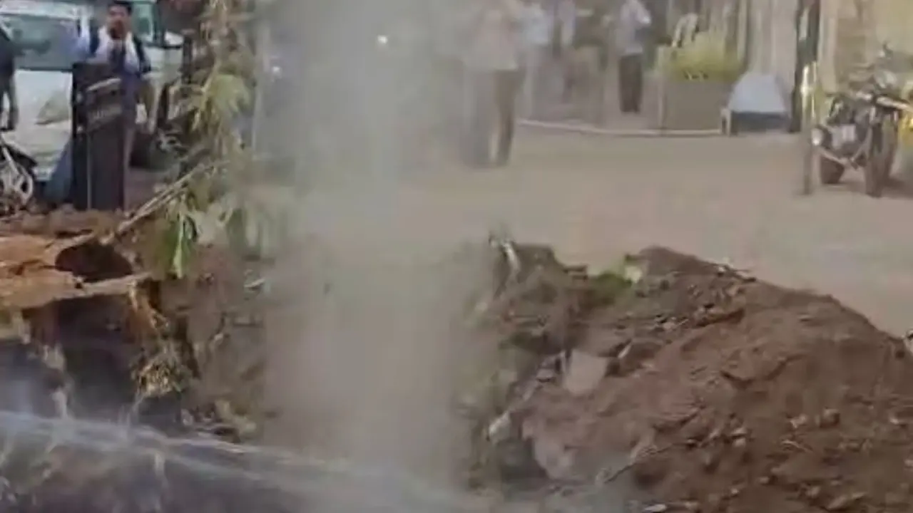 PNG supply affected after pipeline damage near Portuguese Church in Dadar According to officials, the machine was clearing tree roots in the area when it damaged the pipeline. Pic/videograb/Special Arrangement