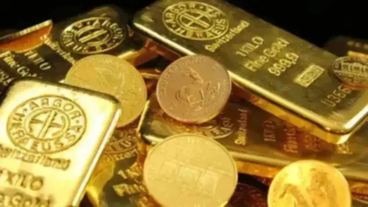 Gold, silver under pressure amid strong dollar and West Asia tensions. Representation pic