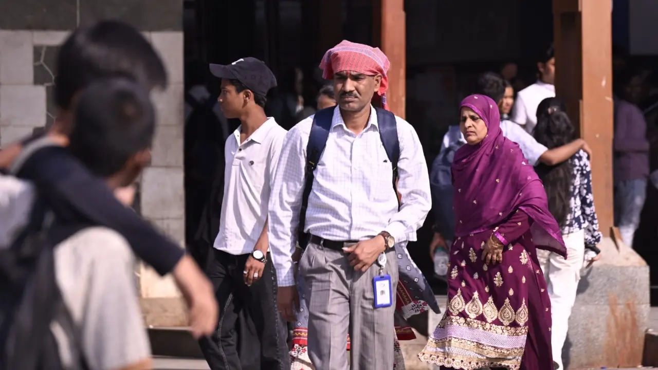 Mumbai continued to witness hot weather conditions on Tuesday. Representational Pic/File