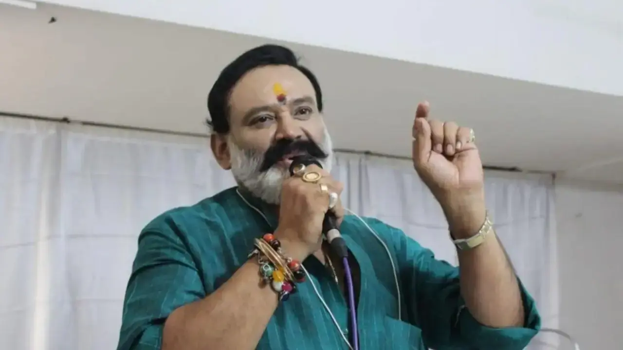 Veteran Malayalam actor Santhosh Nair died in a road accident in Kerala&rsquo;s Pathanamthitta district on Tuesday morning. Read full story here