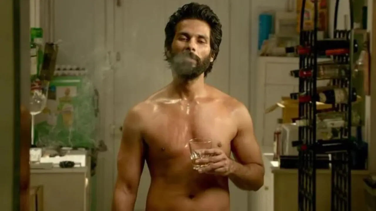 Kabir Singh
Ranveer Singh was the first choice for the titular lead role in Kabir Singh. However, he rejected the project because the character and storyline were too dark and intense for him at the time. Kabir Singh
Ranveer Singh was the first choice for the titular lead role in Kabir Singh. However, he rejected the project because the character and storyline were too dark and intense for him at the time.