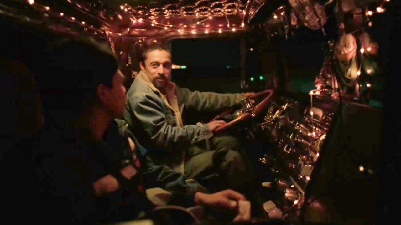 On The Road
Director David Pablos's Spanish film is the story of Veneno, a rebellious young drifter, who frequents roadside diners where he sleeps with truck drivers. He meets Muñeco, a hard-edged driver who keeps to himself. As they travel together and an unexpected intimacy builds between them, shadows from Veneno’s past resurface, putting both their lives at risk. On The Road
Director David Pablos's Spanish film is the story of Veneno, a rebellious young drifter, who frequents roadside diners where he sleeps with truck drivers. He meets Muñeco, a hard-edged driver who keeps to himself. As they travel together and an unexpected intimacy builds between them, shadows from Veneno’s past resurface, putting both their lives at risk.